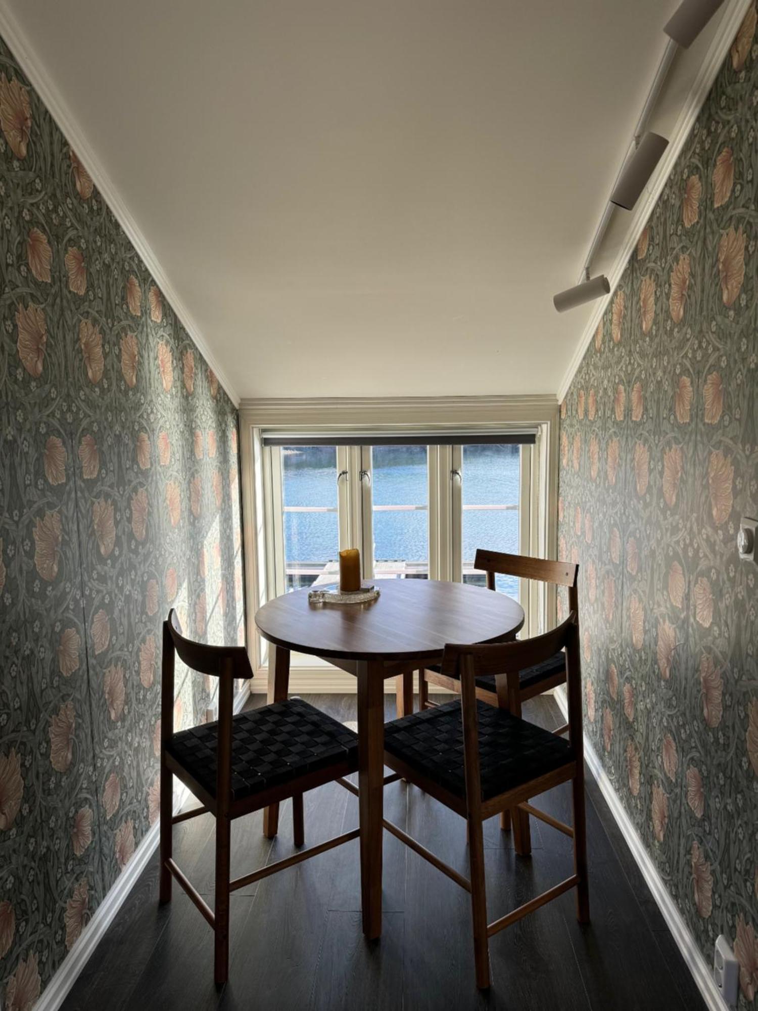 Hotel Sakrisoy Rorbuer à Reine Extérieur photo