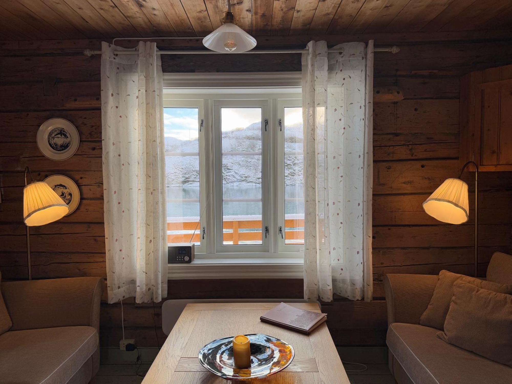 Hotel Sakrisoy Rorbuer à Reine Extérieur photo